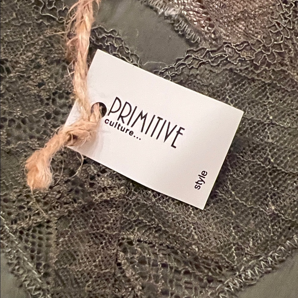 Primitive Elegant Lace Trimmed Green Camisole Size M - Picture 10 of 10